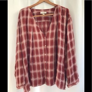 Treasure & Bond women’s long sleeve red plaid top